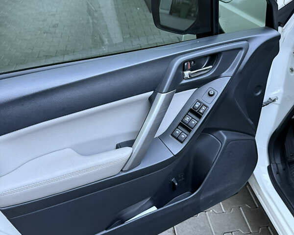 Білий Субару Forester, об'ємом двигуна 2.5 л та пробігом 199 тис. км за 11500 $, фото 21 на Automoto.ua