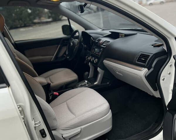 Белый Субару Форестер, объемом двигателя 2.5 л и пробегом 220 тыс. км за 10900 $, фото 15 на Automoto.ua