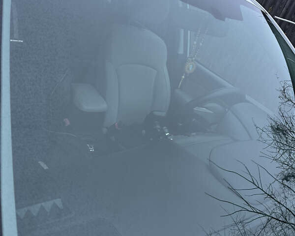 Білий Субару Forester, об'ємом двигуна 2.46 л та пробігом 146 тис. км за 13300 $, фото 13 на Automoto.ua