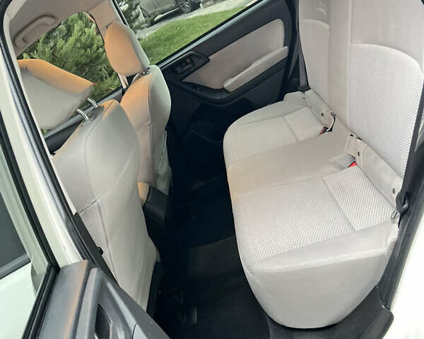 Белый Субару Форестер, объемом двигателя 2.5 л и пробегом 220 тыс. км за 10900 $, фото 11 на Automoto.ua