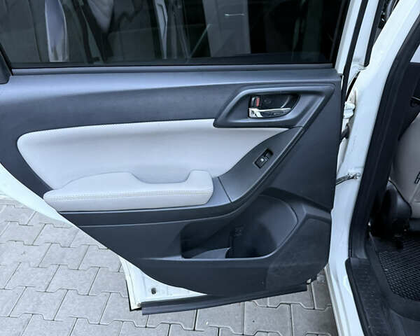 Білий Субару Forester, об'ємом двигуна 2.5 л та пробігом 199 тис. км за 11500 $, фото 18 на Automoto.ua