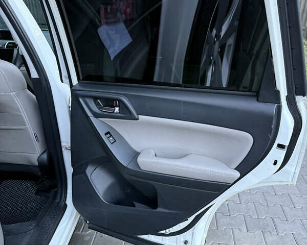 Білий Субару Forester, об'ємом двигуна 2.5 л та пробігом 199 тис. км за 11500 $, фото 19 на Automoto.ua