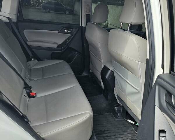 Білий Субару Forester, об'ємом двигуна 2.5 л та пробігом 250 тис. км за 13800 $, фото 8 на Automoto.ua