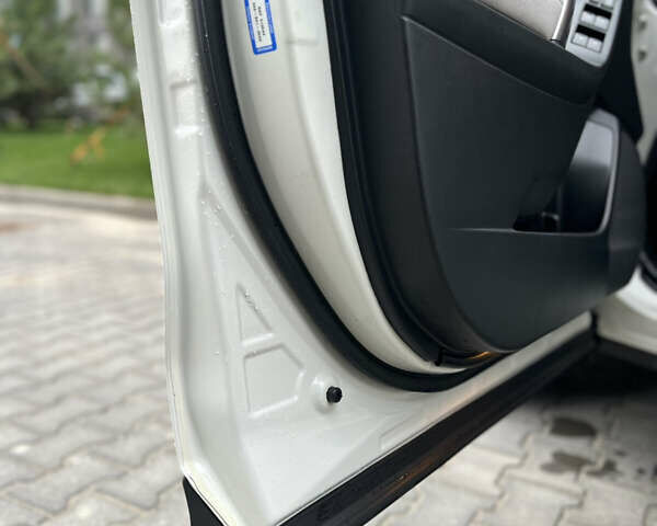 Белый Субару Форестер, объемом двигателя 2.5 л и пробегом 220 тыс. км за 10900 $, фото 25 на Automoto.ua