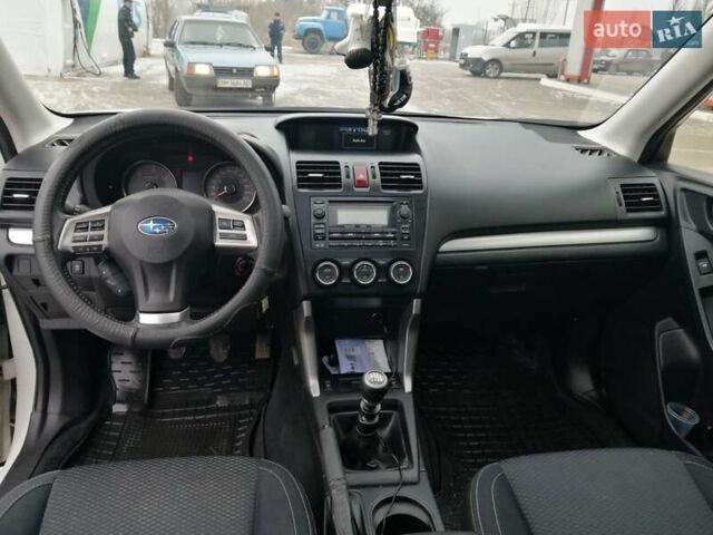 Белый Субару Форестер, объемом двигателя 2 л и пробегом 191 тыс. км за 14000 $, фото 4 на Automoto.ua