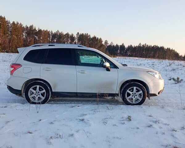 Белый Субару Форестер, объемом двигателя 2 л и пробегом 191 тыс. км за 14000 $, фото 1 на Automoto.ua