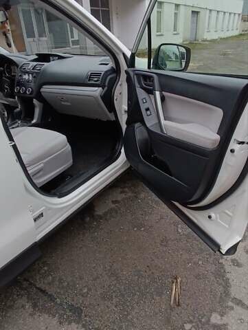 Белый Субару Форестер, объемом двигателя 2.5 л и пробегом 108 тыс. км за 12500 $, фото 9 на Automoto.ua