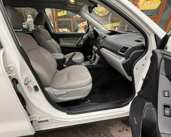 Белый Субару Форестер, объемом двигателя 2.5 л и пробегом 133 тыс. км за 13000 $, фото 13 на Automoto.ua