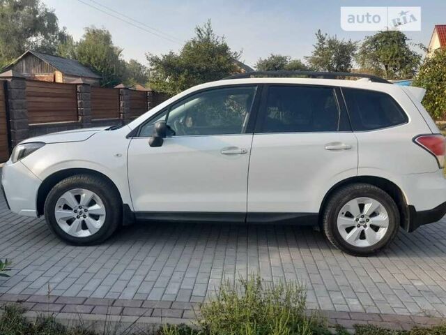 Белый Субару Форестер, объемом двигателя 2 л и пробегом 330 тыс. км за 11500 $, фото 2 на Automoto.ua
