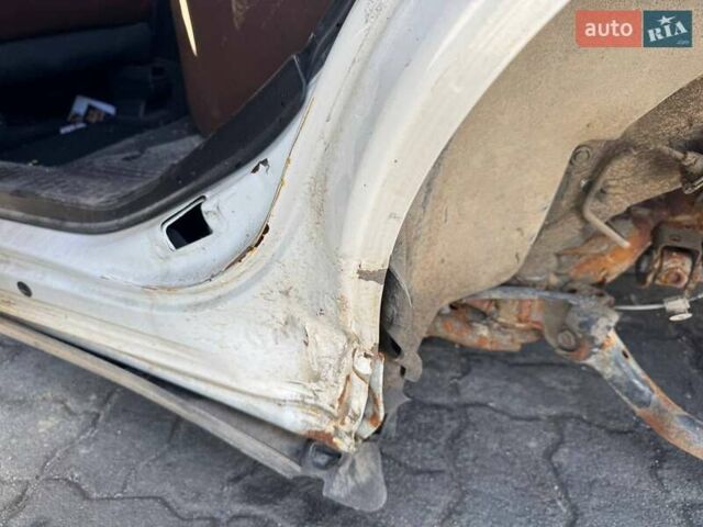 Білий Субару Forester, об'ємом двигуна 2.5 л та пробігом 241 тис. км за 8800 $, фото 15 на Automoto.ua