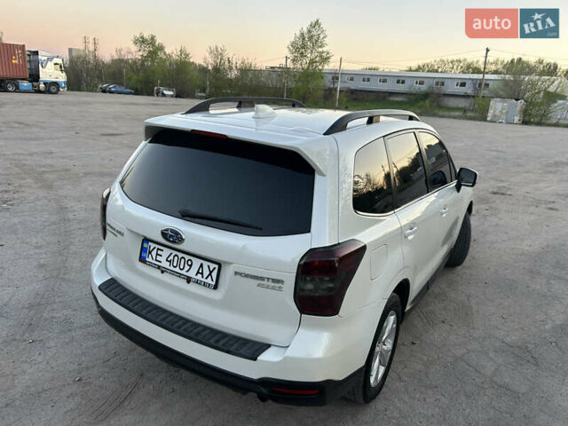 Белый Субару Форестер, объемом двигателя 2.5 л и пробегом 150 тыс. км за 14800 $, фото 4 на Automoto.ua