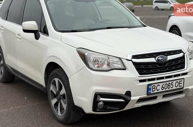 Белый Субару Форестер, объемом двигателя 2.46 л и пробегом 180 тыс. км за 12200 $, фото 1 на Automoto.ua