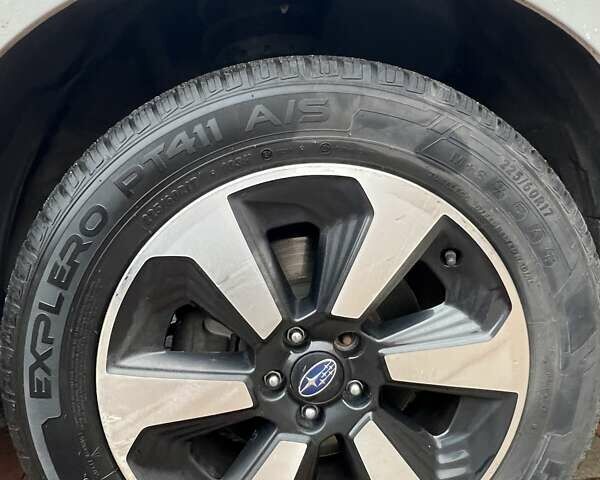 Белый Субару Форестер, объемом двигателя 2.46 л и пробегом 180 тыс. км за 12200 $, фото 12 на Automoto.ua