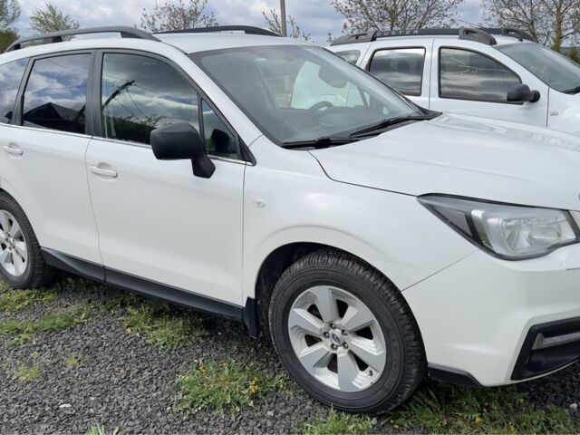 Білий Субару Forester, об'ємом двигуна 2 л та пробігом 426 тис. км за 9789 $, фото 4 на Automoto.ua