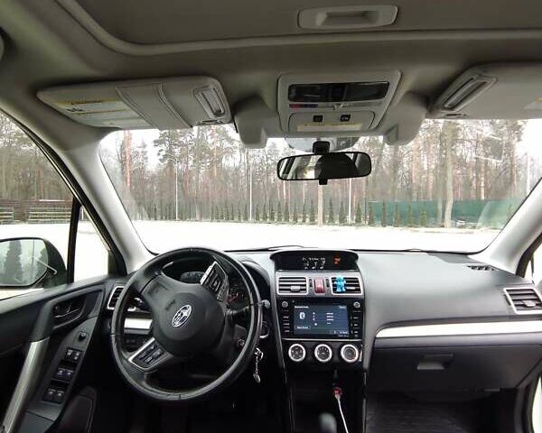 Белый Субару Форестер, объемом двигателя 2.46 л и пробегом 175 тыс. км за 14900 $, фото 9 на Automoto.ua
