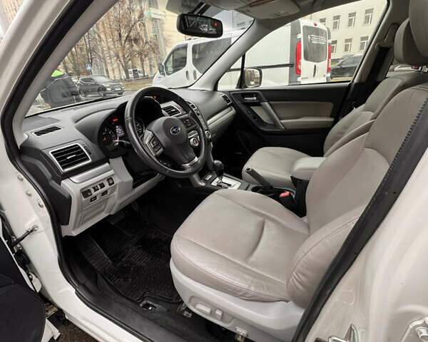 Белый Субару Форестер, объемом двигателя 2.5 л и пробегом 133 тыс. км за 13000 $, фото 16 на Automoto.ua