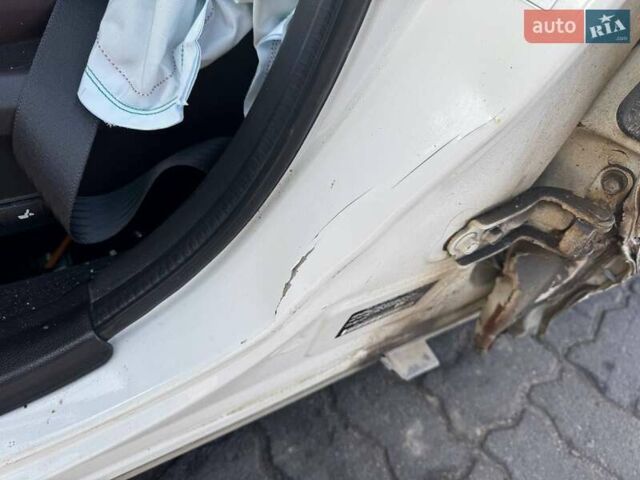 Білий Субару Forester, об'ємом двигуна 2.5 л та пробігом 241 тис. км за 8800 $, фото 13 на Automoto.ua