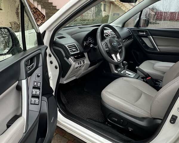 Белый Субару Форестер, объемом двигателя 2.46 л и пробегом 180 тыс. км за 12200 $, фото 15 на Automoto.ua