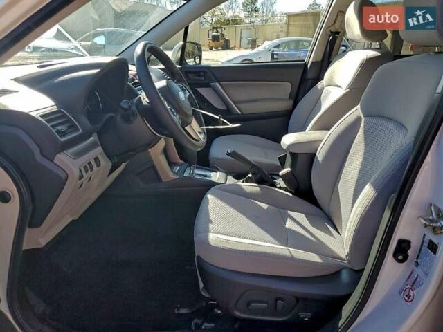 Белый Субару Форестер, объемом двигателя 2.5 л и пробегом 109 тыс. км за 1900 $, фото 6 на Automoto.ua