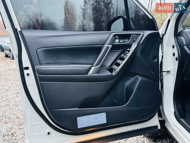 Белый Субару Форестер, объемом двигателя 2.5 л и пробегом 117 тыс. км за 22300 $, фото 8 на Automoto.ua