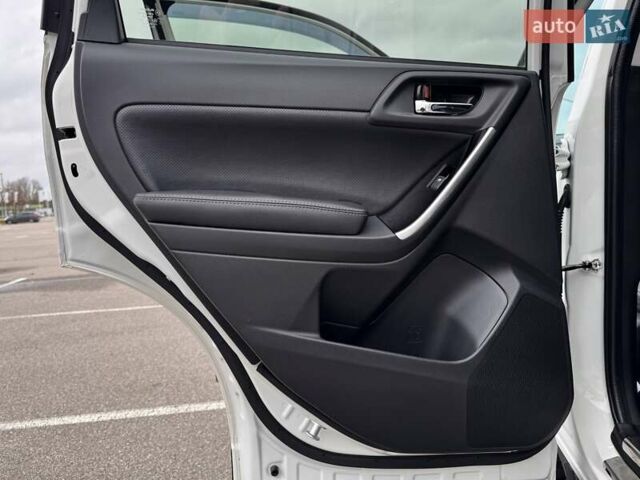 Белый Субару Форестер, объемом двигателя 2.5 л и пробегом 52 тыс. км за 24000 $, фото 28 на Automoto.ua