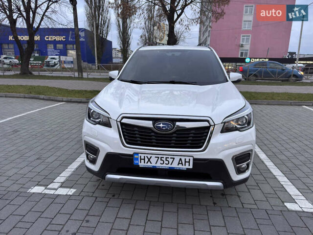 Білий Субару Forester, об'ємом двигуна 2.5 л та пробігом 112 тис. км за 27500 $, фото 6 на Automoto.ua