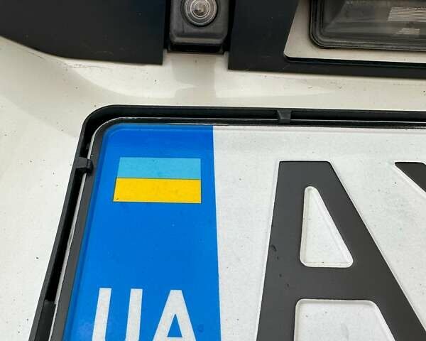 Белый Субару Форестер, объемом двигателя 2.46 л и пробегом 113 тыс. км за 19300 $, фото 13 на Automoto.ua