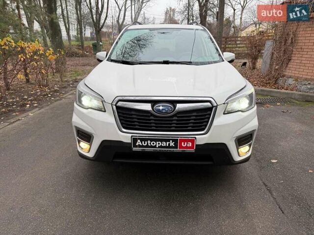 Белый Субару Форестер, объемом двигателя 2.5 л и пробегом 108 тыс. км за 20990 $, фото 3 на Automoto.ua