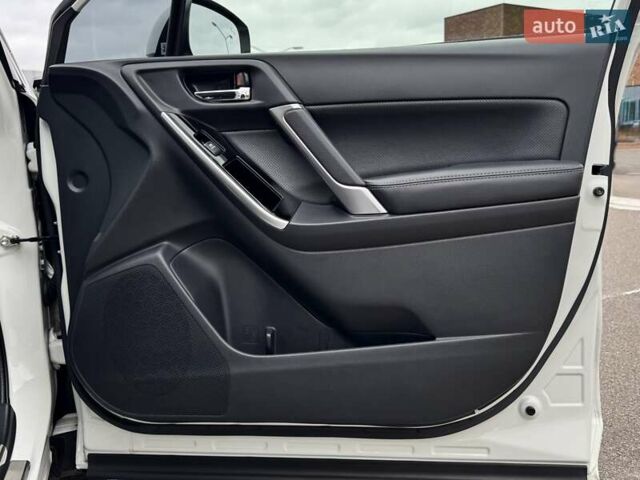 Белый Субару Форестер, объемом двигателя 2.5 л и пробегом 52 тыс. км за 24000 $, фото 34 на Automoto.ua