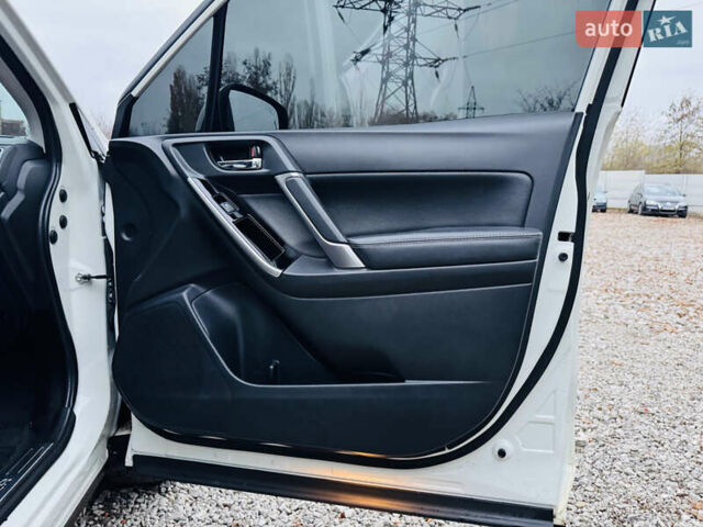 Белый Субару Форестер, объемом двигателя 2.5 л и пробегом 117 тыс. км за 22300 $, фото 18 на Automoto.ua