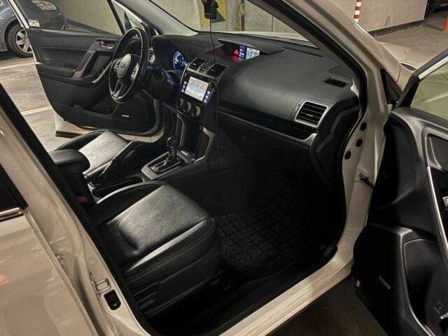 Белый Субару Форестер, объемом двигателя 2 л и пробегом 83 тыс. км за 15400 $, фото 7 на Automoto.ua