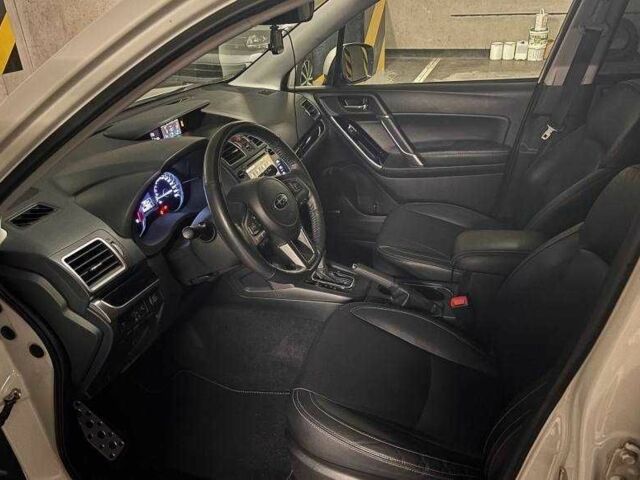 Белый Субару Форестер, объемом двигателя 2 л и пробегом 83 тыс. км за 15400 $, фото 5 на Automoto.ua