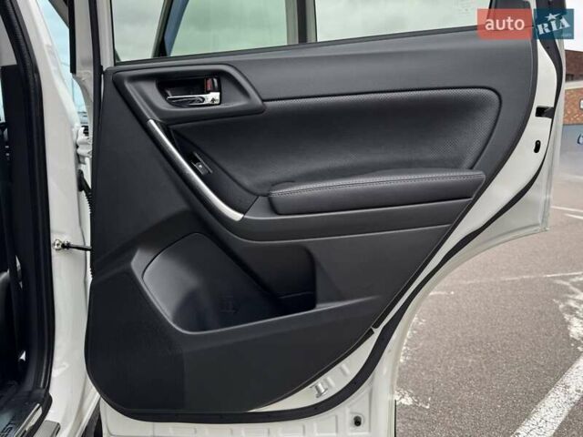 Белый Субару Форестер, объемом двигателя 2.5 л и пробегом 52 тыс. км за 24000 $, фото 30 на Automoto.ua