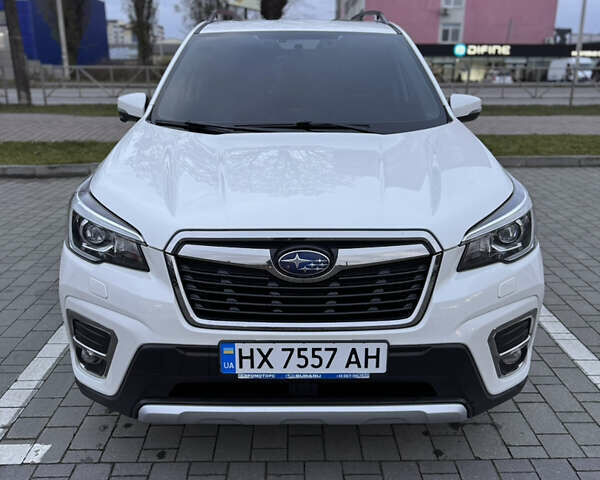 Білий Субару Forester, об'ємом двигуна 2.5 л та пробігом 112 тис. км за 27500 $, фото 1 на Automoto.ua