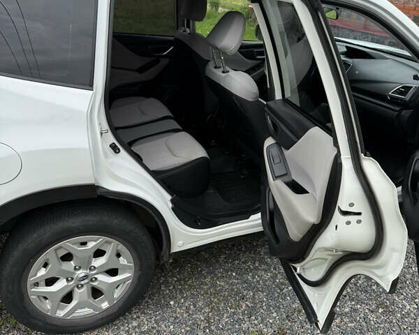 Білий Субару Forester, об'ємом двигуна 2.5 л та пробігом 85 тис. км за 14200 $, фото 10 на Automoto.ua