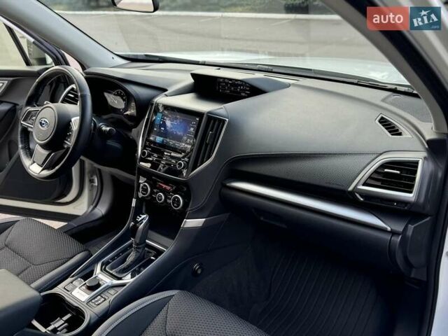 Белый Субару Форестер, объемом двигателя 2 л и пробегом 106 тыс. км за 27000 $, фото 78 на Automoto.ua