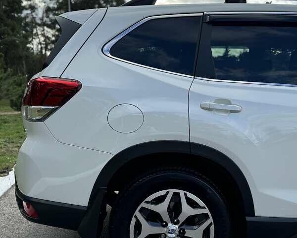 Белый Субару Форестер, объемом двигателя 2 л и пробегом 106 тыс. км за 27000 $, фото 24 на Automoto.ua