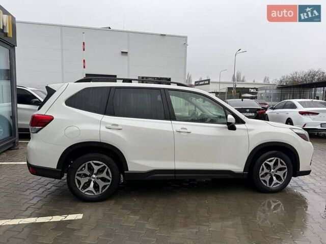 Белый Субару Форестер, объемом двигателя 2.5 л и пробегом 48 тыс. км за 19999 $, фото 6 на Automoto.ua