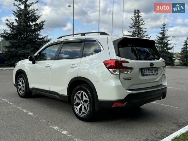 Белый Субару Форестер, объемом двигателя 2 л и пробегом 106 тыс. км за 27000 $, фото 4 на Automoto.ua