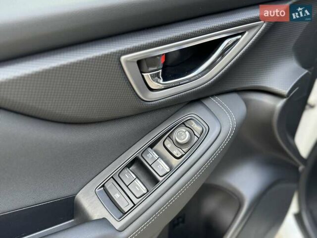 Белый Субару Форестер, объемом двигателя 2 л и пробегом 106 тыс. км за 27000 $, фото 61 на Automoto.ua