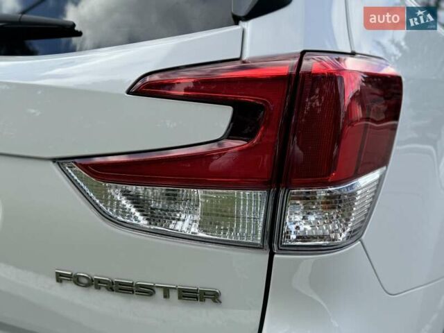Белый Субару Форестер, объемом двигателя 2 л и пробегом 106 тыс. км за 27000 $, фото 21 на Automoto.ua