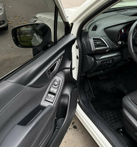 Белый Субару Форестер, объемом двигателя 2 л и пробегом 52 тыс. км за 27900 $, фото 11 на Automoto.ua