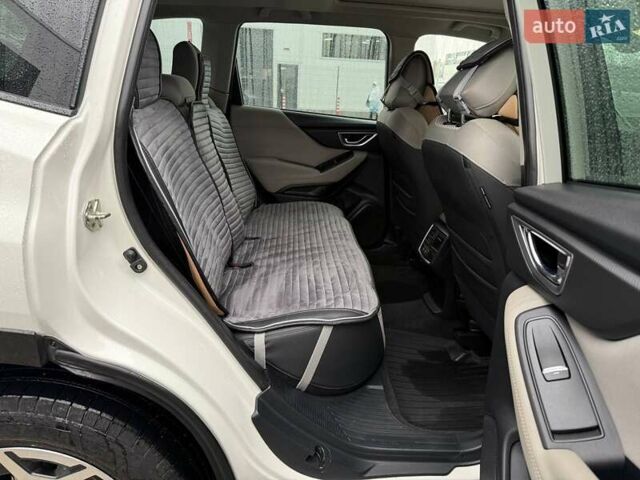 Белый Субару Форестер, объемом двигателя 2.5 л и пробегом 48 тыс. км за 19999 $, фото 21 на Automoto.ua