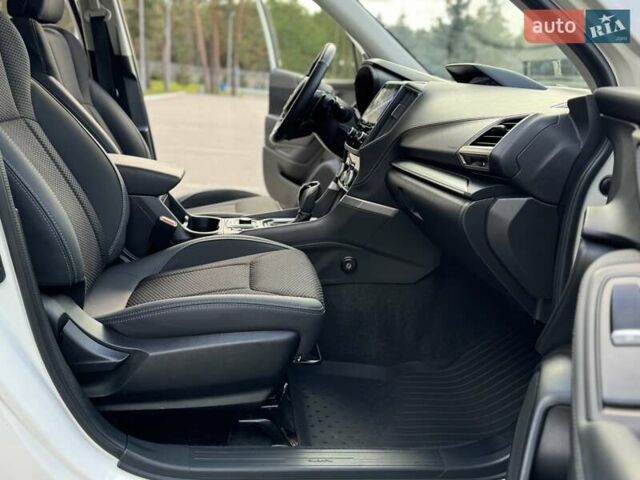 Белый Субару Форестер, объемом двигателя 2 л и пробегом 106 тыс. км за 27000 $, фото 73 на Automoto.ua