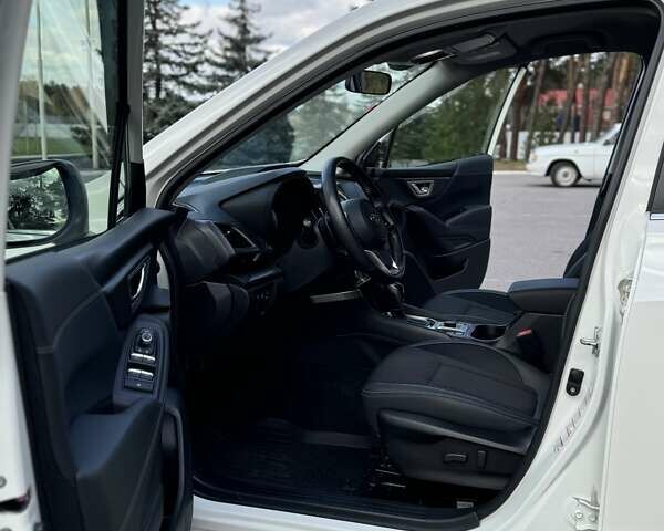 Белый Субару Форестер, объемом двигателя 2 л и пробегом 106 тыс. км за 27000 $, фото 60 на Automoto.ua