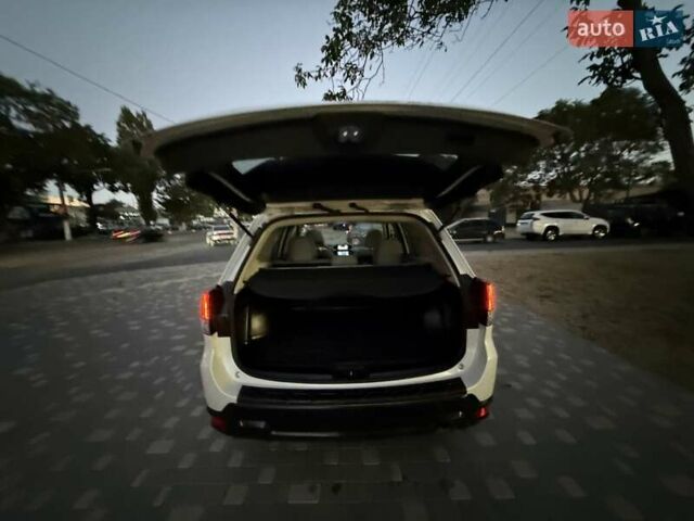 Белый Субару Форестер, объемом двигателя 2.5 л и пробегом 19 тыс. км за 16999 $, фото 70 на Automoto.ua