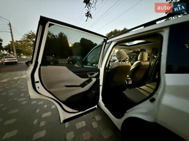 Белый Субару Форестер, объемом двигателя 2.5 л и пробегом 19 тыс. км за 16999 $, фото 57 на Automoto.ua