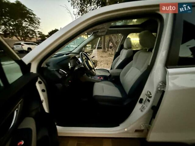 Белый Субару Форестер, объемом двигателя 2.5 л и пробегом 19 тыс. км за 16999 $, фото 31 на Automoto.ua