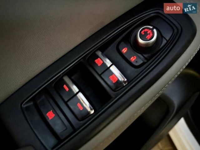 Белый Субару Форестер, объемом двигателя 2.5 л и пробегом 19 тыс. км за 16999 $, фото 32 на Automoto.ua