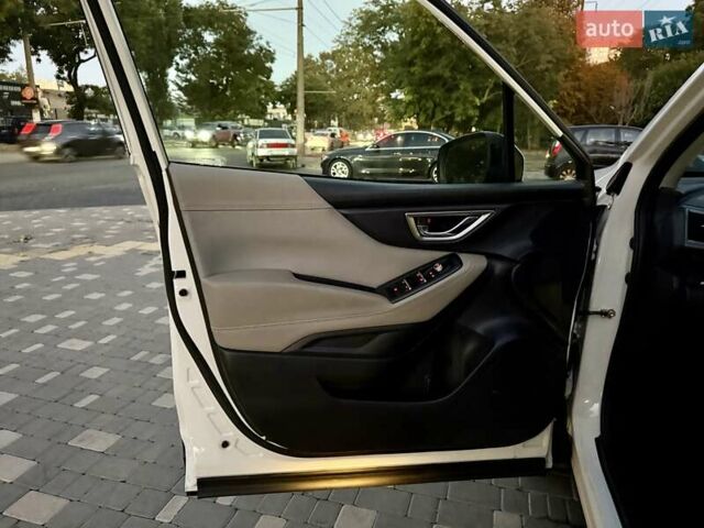 Белый Субару Форестер, объемом двигателя 2.5 л и пробегом 19 тыс. км за 16999 $, фото 28 на Automoto.ua